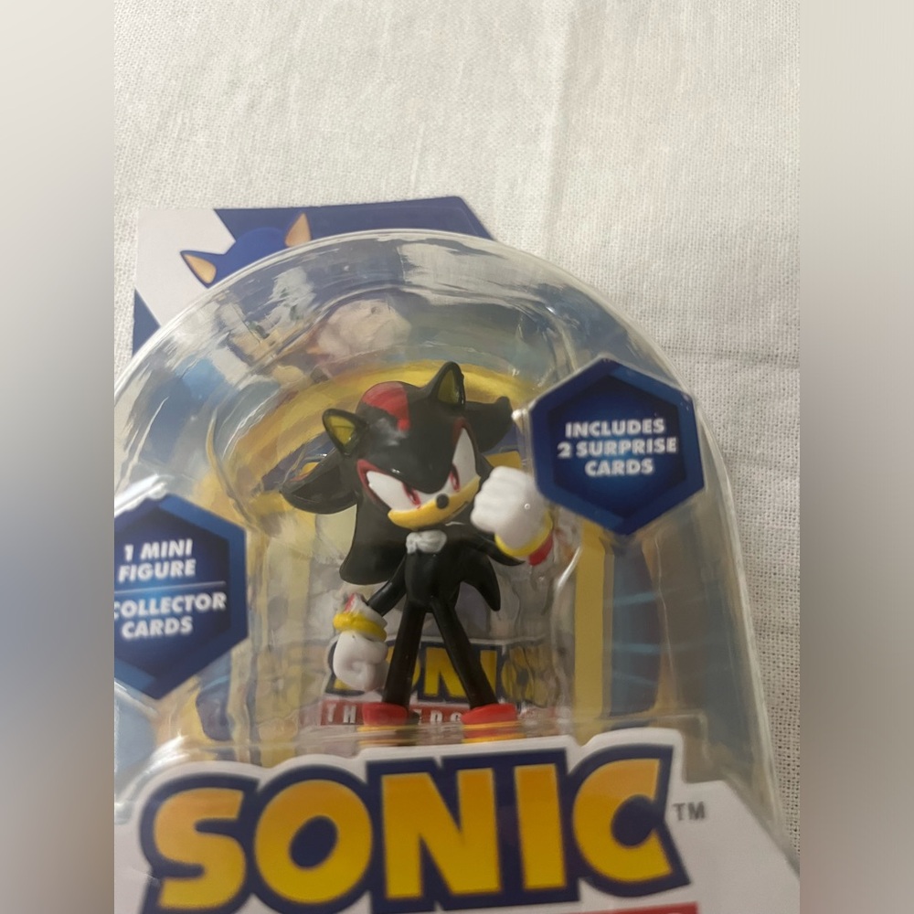 Sonic The Hedgehog Shadow 2.5” Action Figure+ 2 Collector Cards Sega New On Card